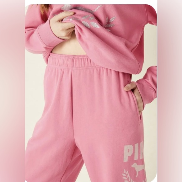 Victoria Secret Pink L,XL,XXL Bling Short Sleeved Campus
Tee New VS NWT 😍😎🤩 - Picture 11 of 13